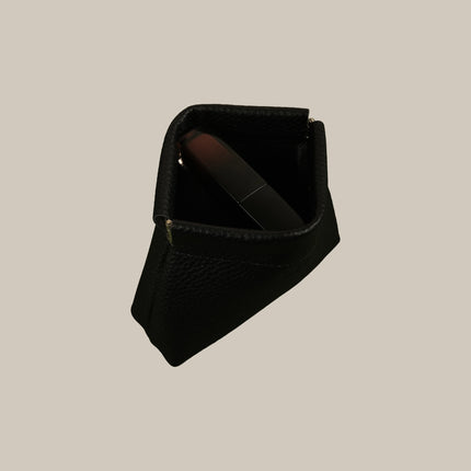 Black - Ivy 331 Compact Squeeze Pouch